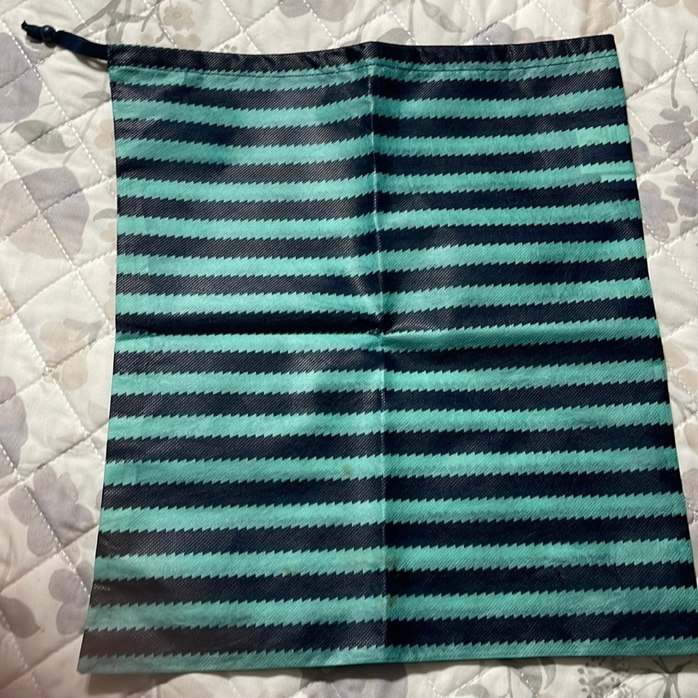 New set/2 Thirty One large timeless memory pouches - Picture 3 of 4